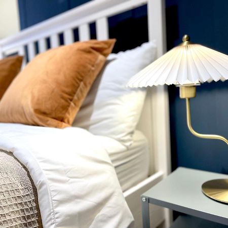Am Living - Cheltenham Town Centre - St Georges Square Экстерьер фото