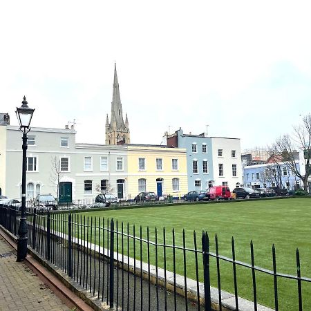 Am Living - Cheltenham Town Centre - St Georges Square Экстерьер фото