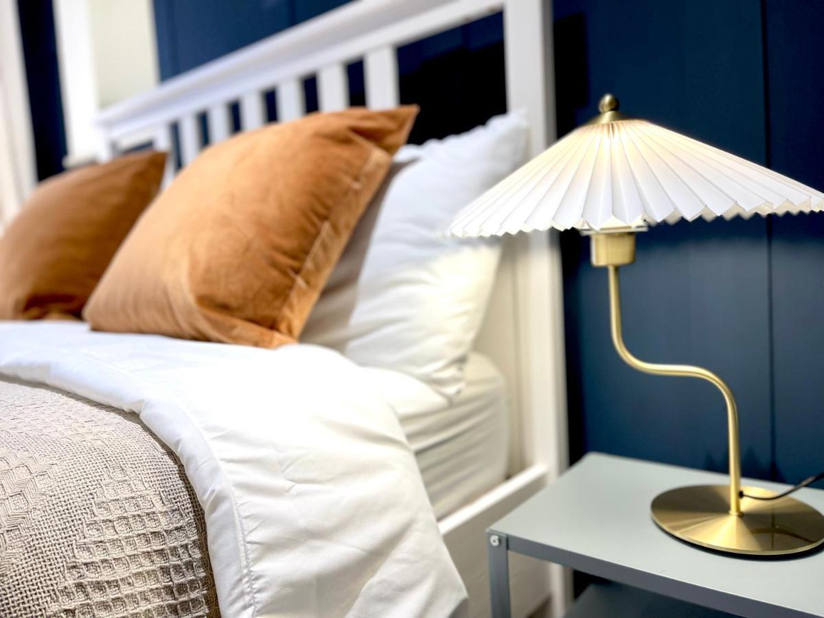 Am Living - Cheltenham Town Centre - St Georges Square Экстерьер фото