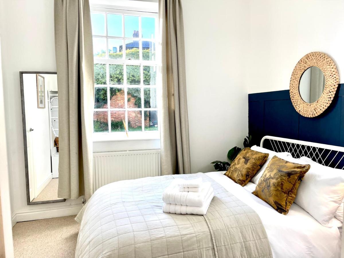 Am Living - Cheltenham Town Centre - St Georges Square Экстерьер фото