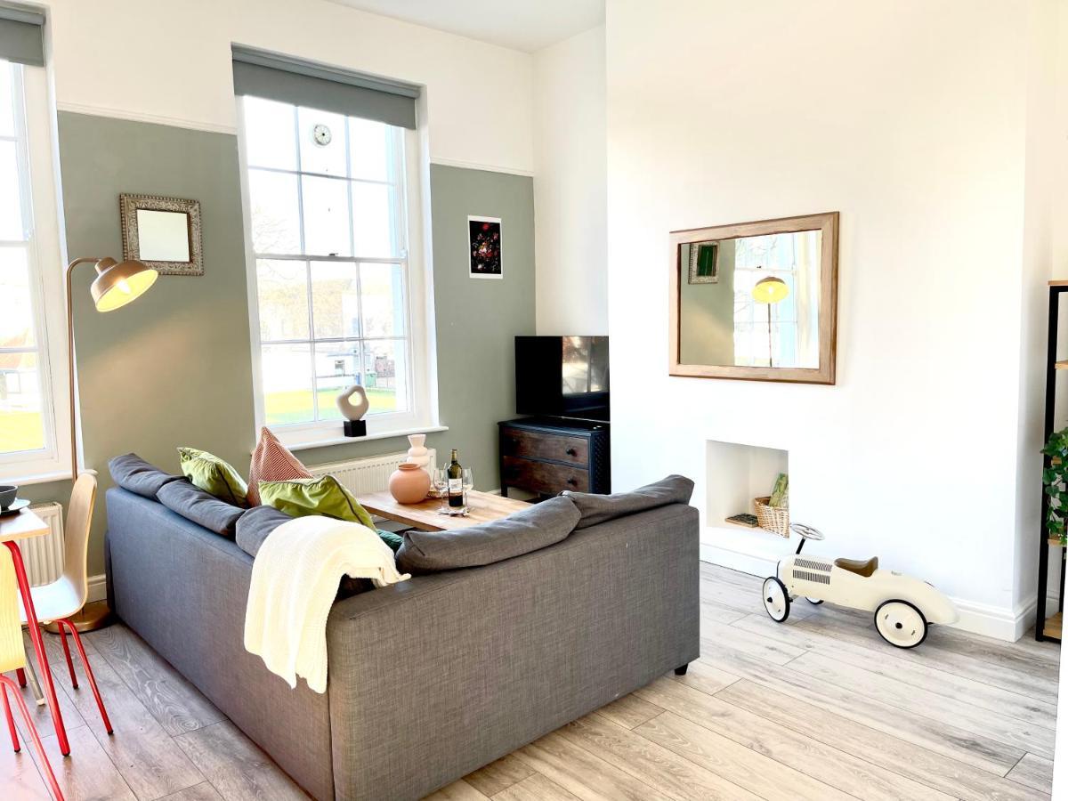 Am Living - Cheltenham Town Centre - St Georges Square Экстерьер фото